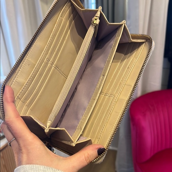 Coach Poppy Zippy Wallet Gold - Picture 7 of 10